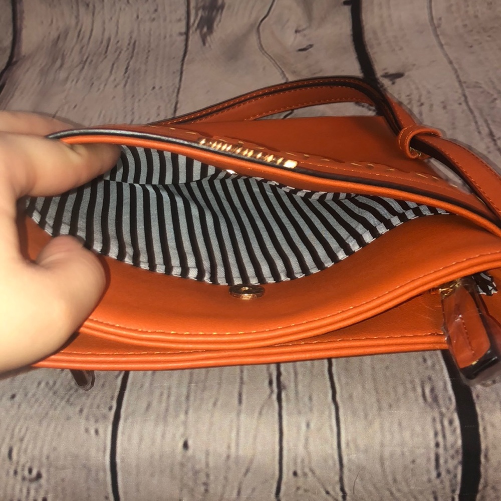 NEW! Brentano Orange Crossbody Bag 🍁🍂 - Picture 6 of 10